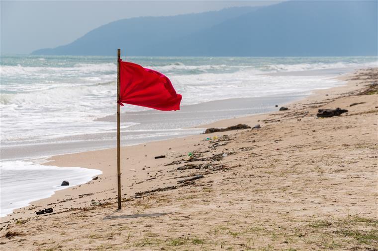 Lagos. Praia da Batata interdita a banhos