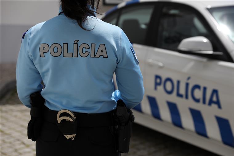 Matosinhos. Homem de 20 anos detido por agredir a mãe