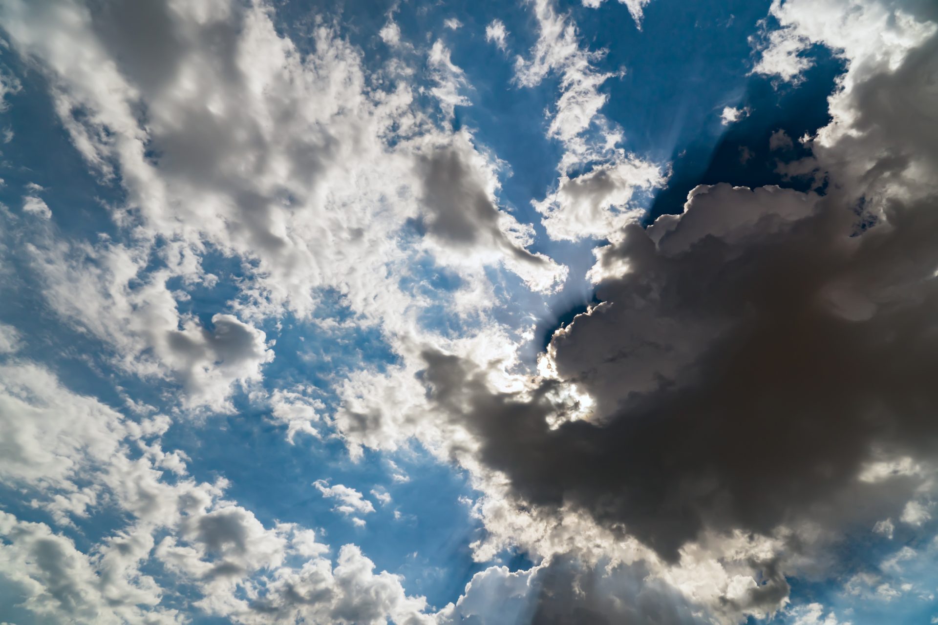 Setembro recebido com descida da temperatura. Portugal e ilhas afetados por céu nublado e chuva