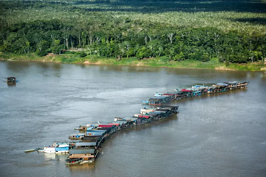Mais de uma dezena de mortos em naufrágio no rio Amazonas
