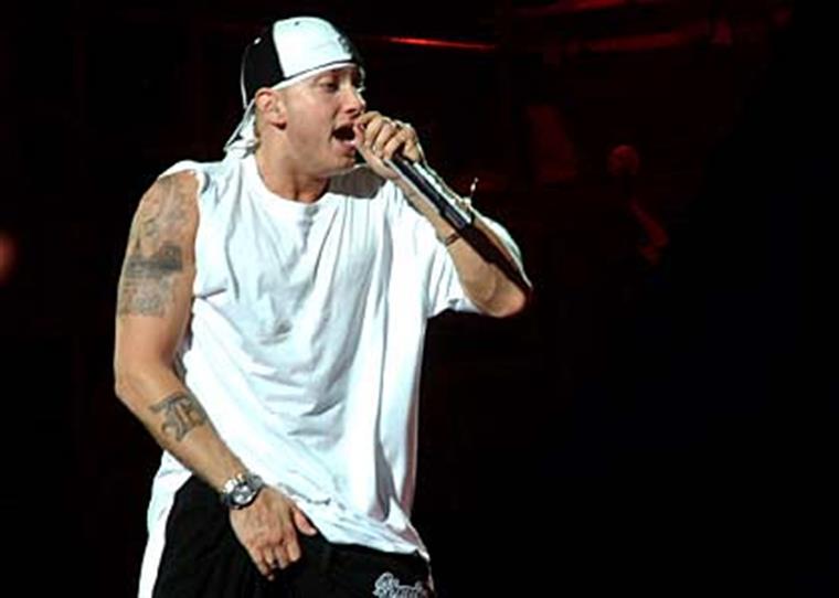 Eminem teve que “reaprender a fazer rap”
