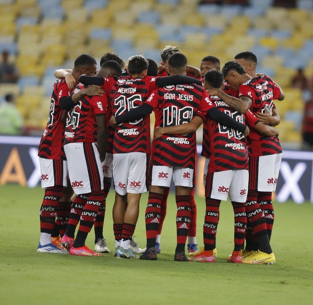 Adeptos do Flamengo insultam Pelé no Maracanã