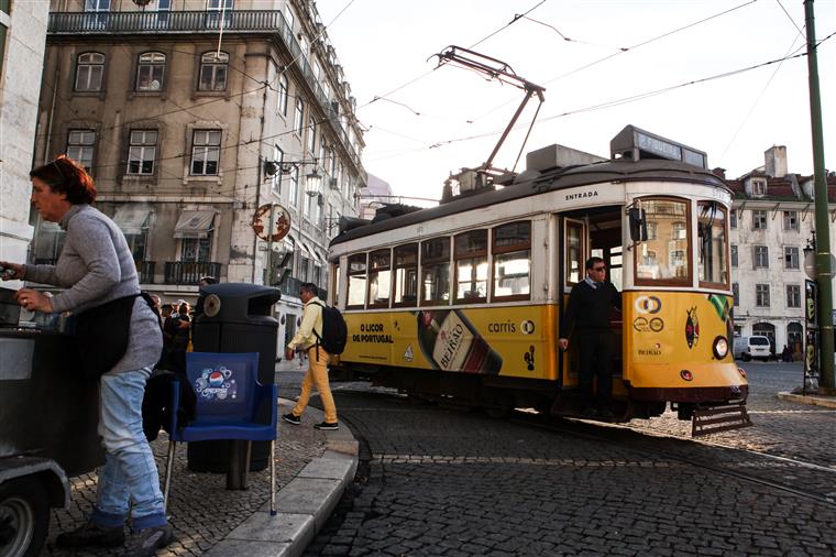 Lisboa. Quatro feridos em acidente com dois elétricos