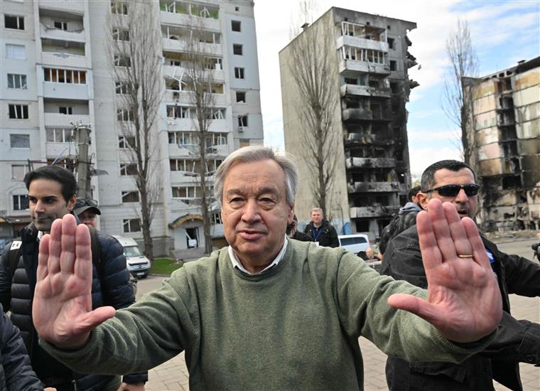 Guerra. Guterres “condena” ataque russo a prédio em Dnipro