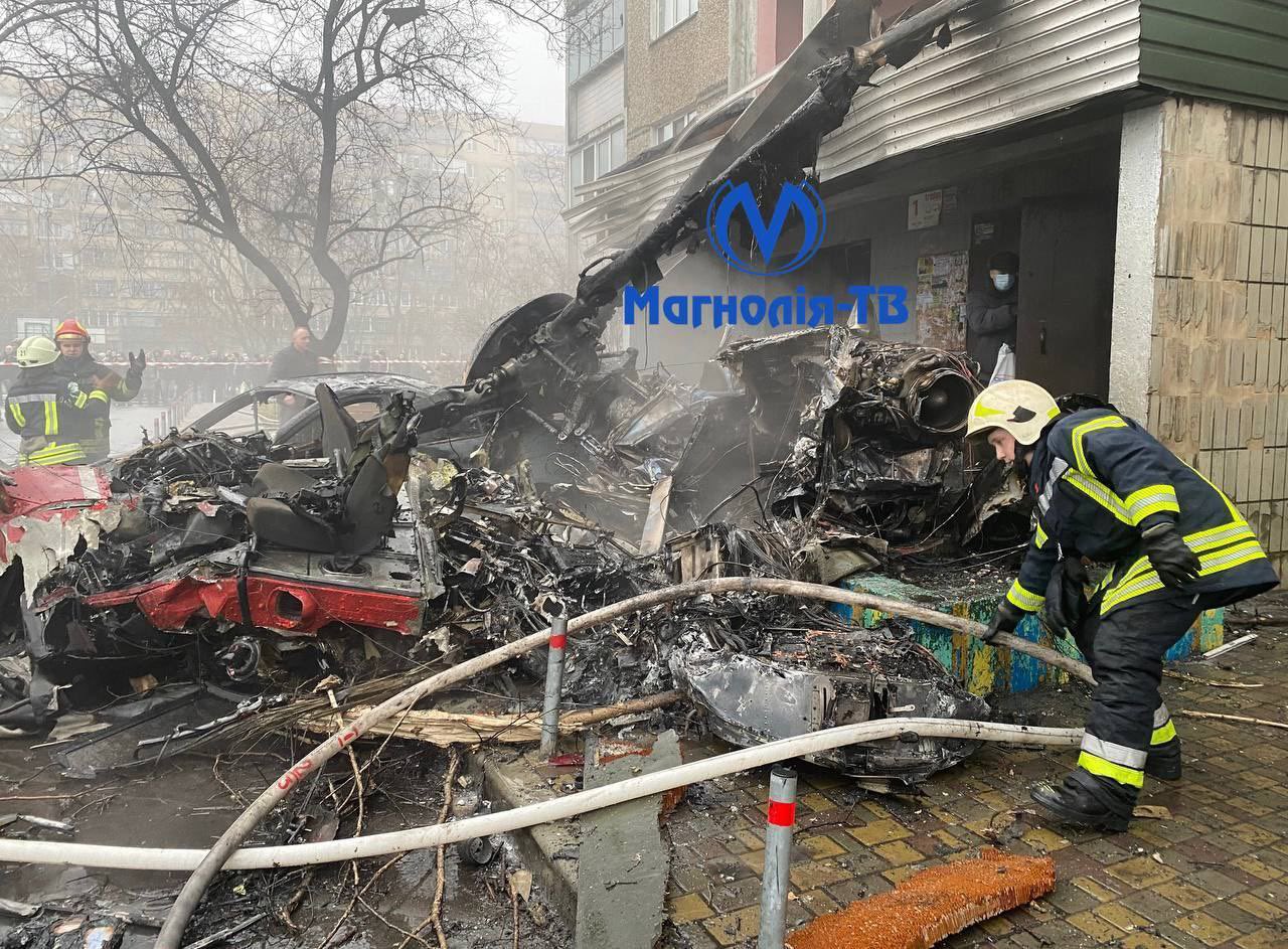 Ucrânia. Ministro e mais dois governantes morrem em queda de helicóptero perto de Kiev