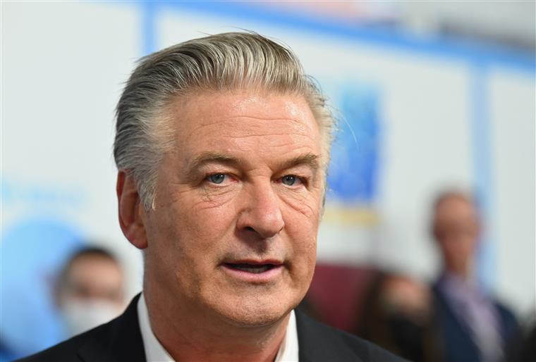 Alec Baldwin acusado de homicídio involuntário