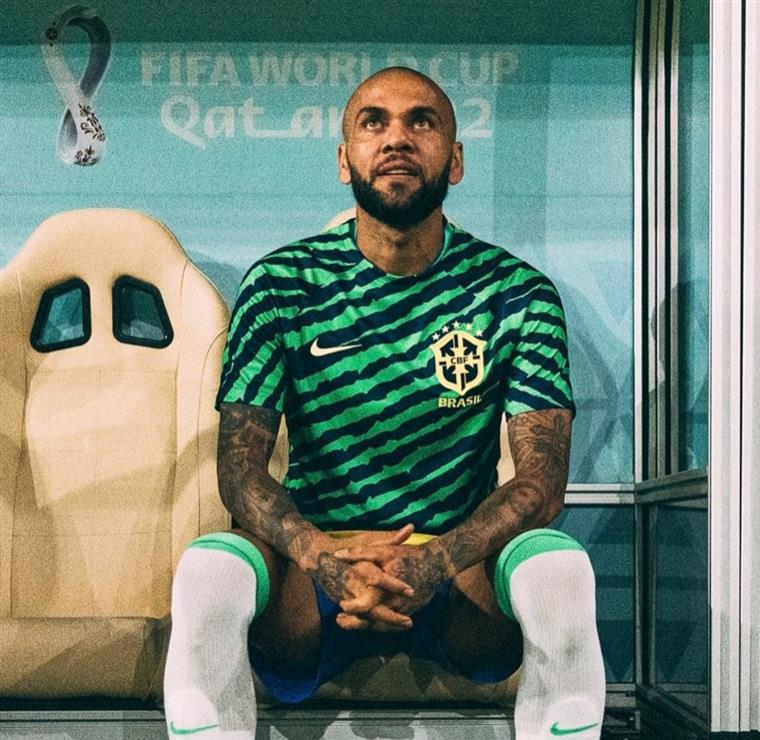 Advogado de Dani Alves diz que futebolista mentiu por medo