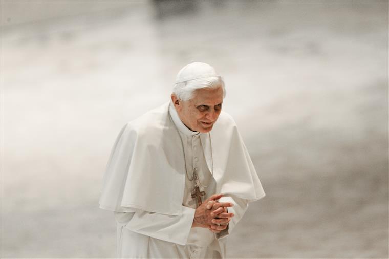 Velório do Papa emérito Bento XVI já começou