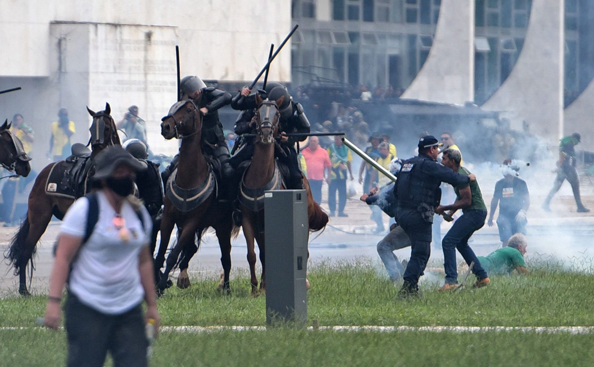 Governo condena violência e desordem em Brasília