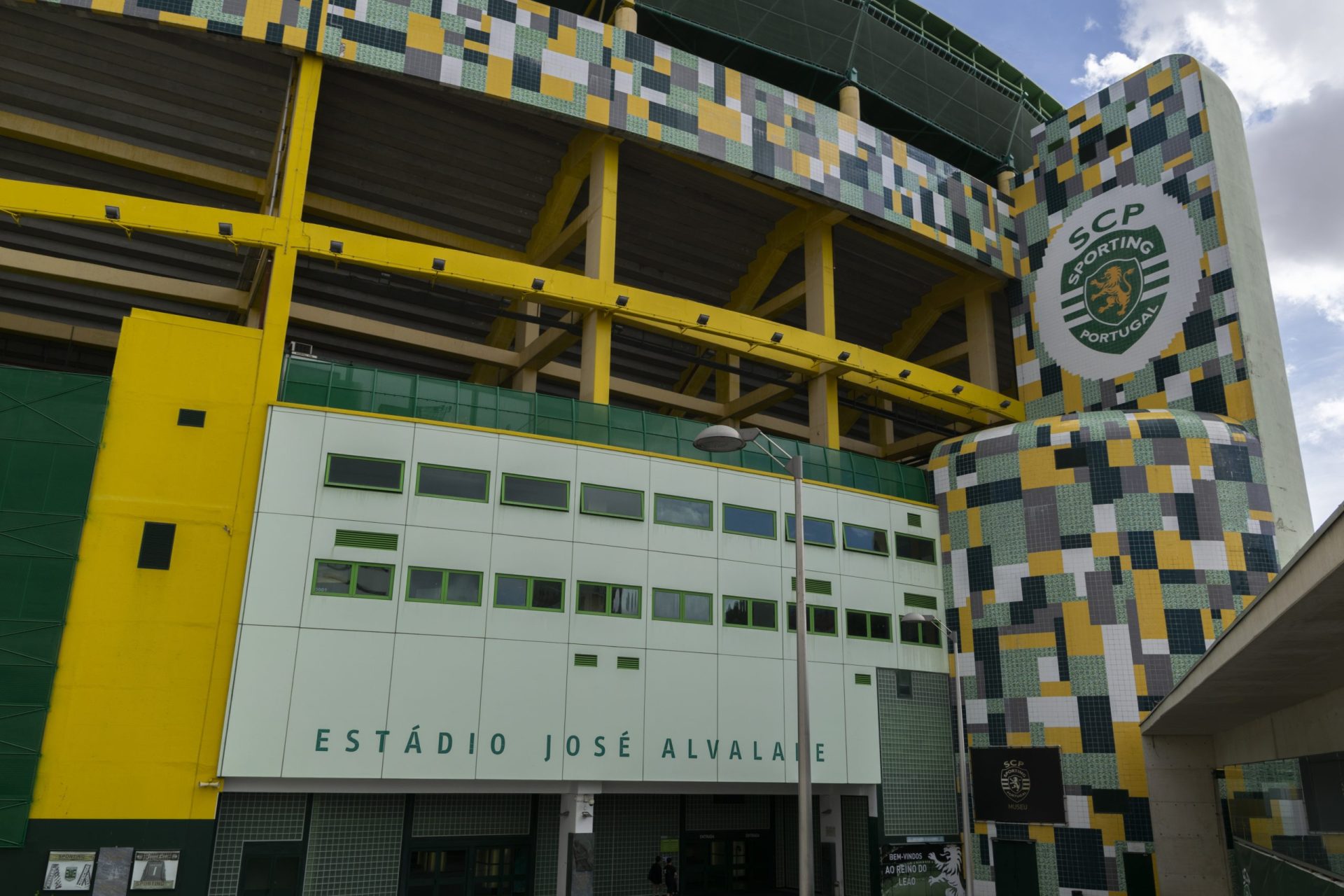 Conheça os onze do Sporting e do FC Porto