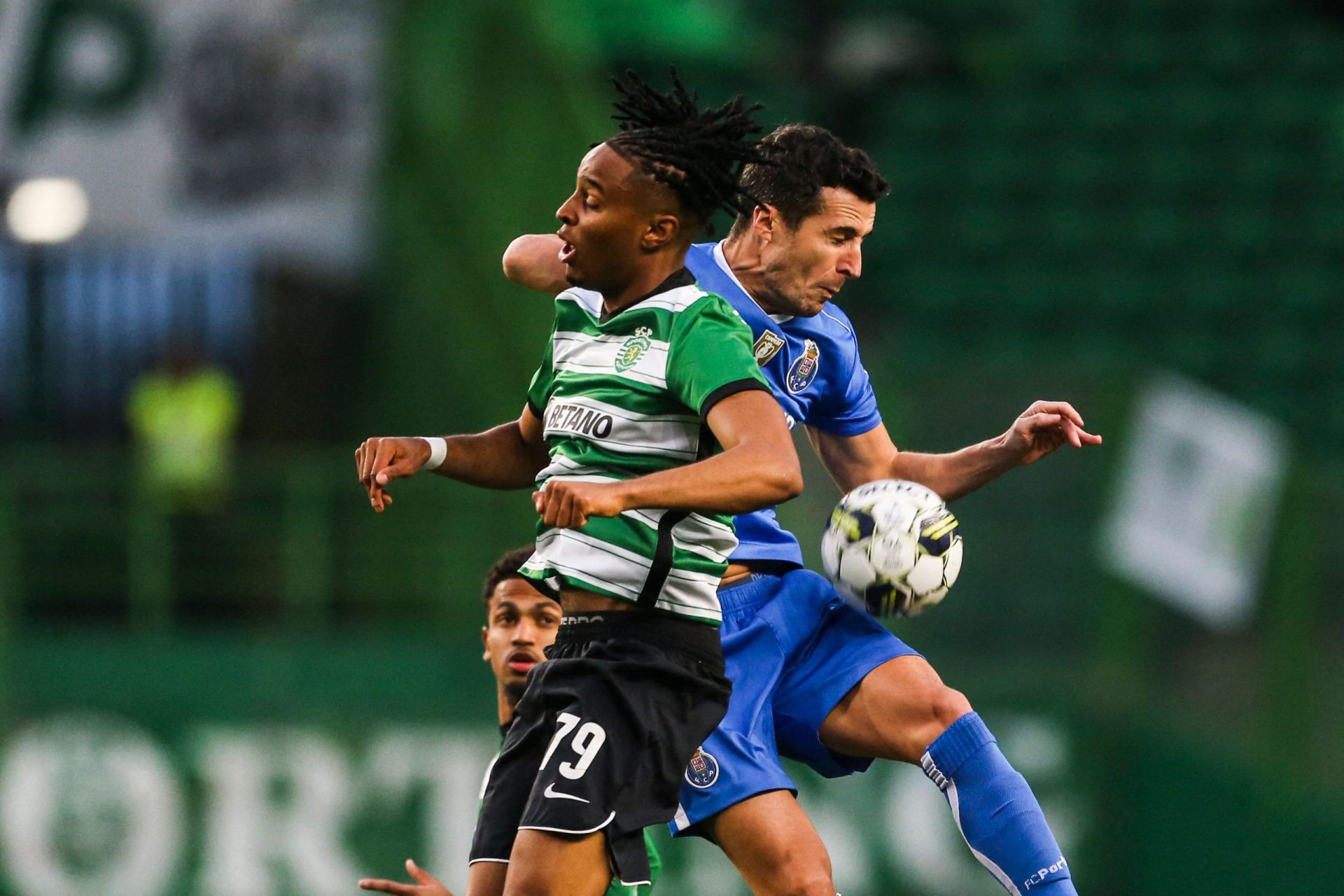 FC Porto vence clássico em Alvalade