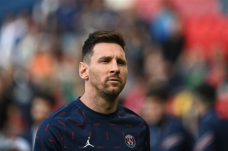 Al-Hilal pretende oferecer a Messi contrato superior ao de CR7