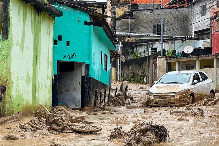Brasil. Chuvas fortes causam pelo menos 48 mortos e 57 desaparecidos