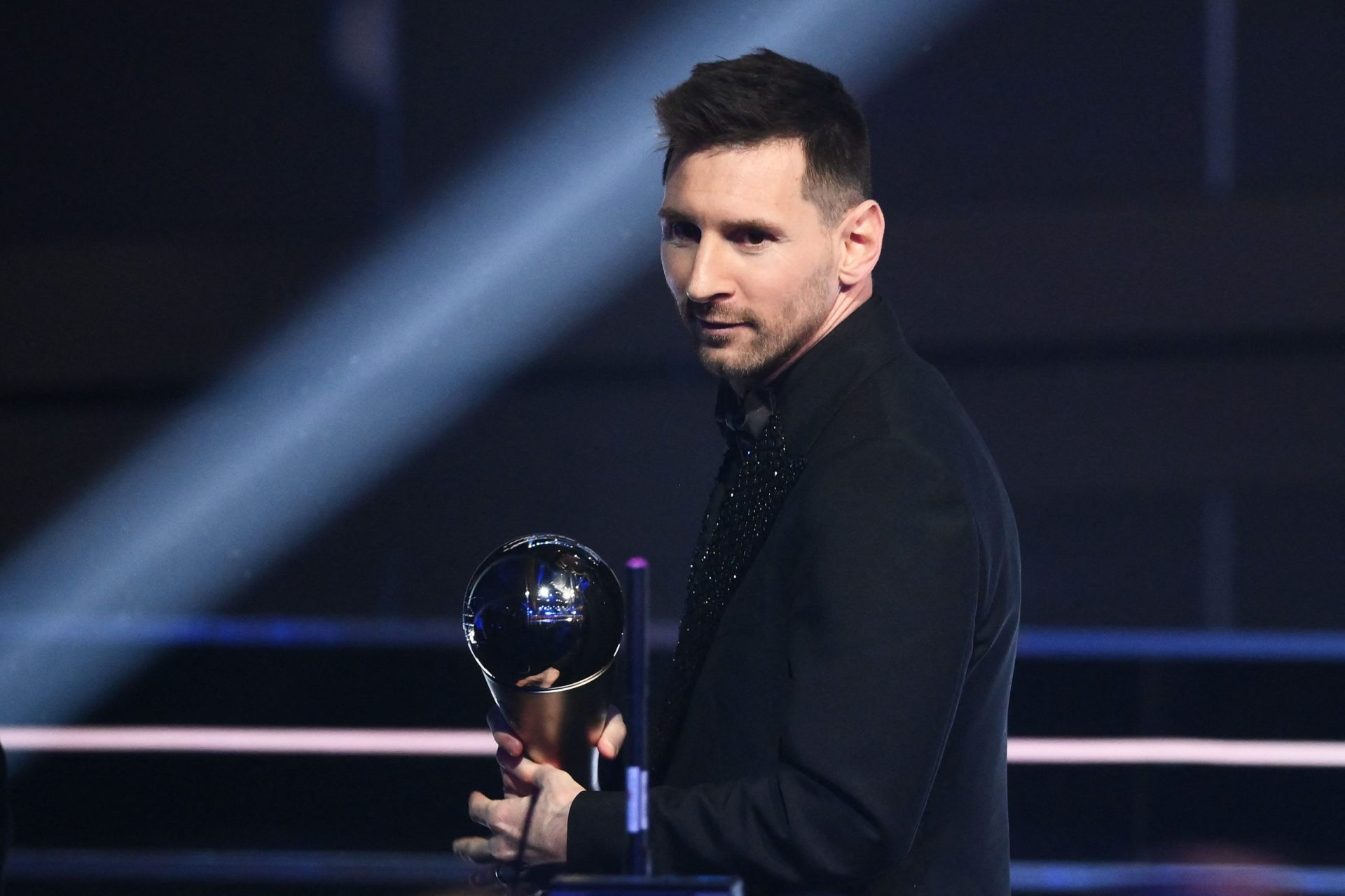 Lionel Messi recebe The Best de melhor jogador