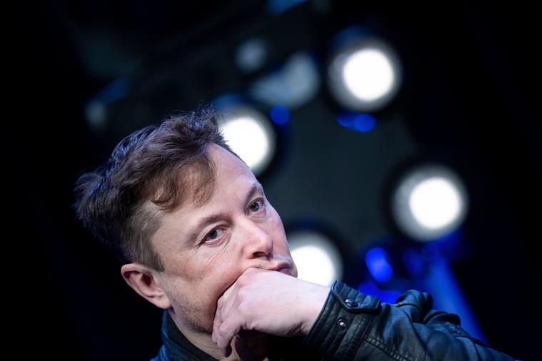 Elon Musk planeia criar concorrente da ChatGPT