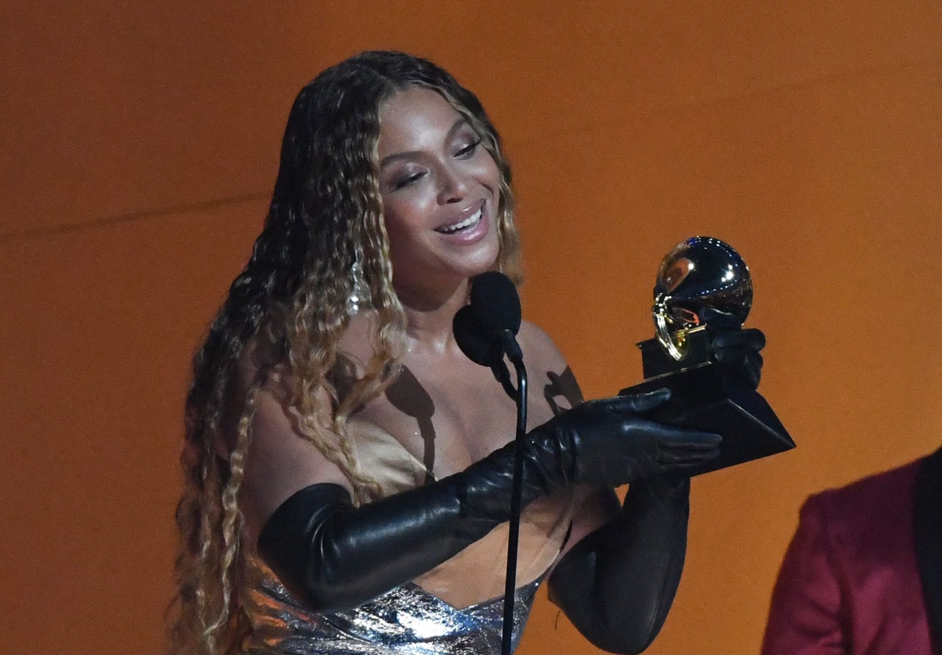 Noite de Grammys premeia Harry Styles, Lizzo e Beyoncé
