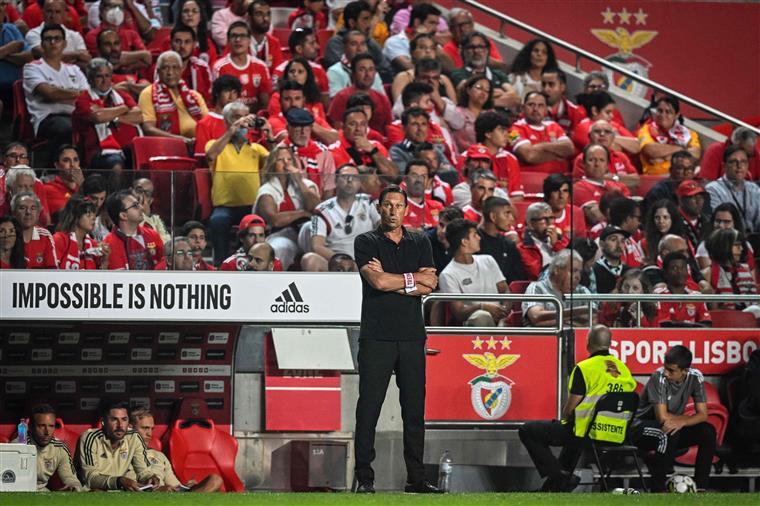 Schmidt presenteia jogadores com uma semana de férias