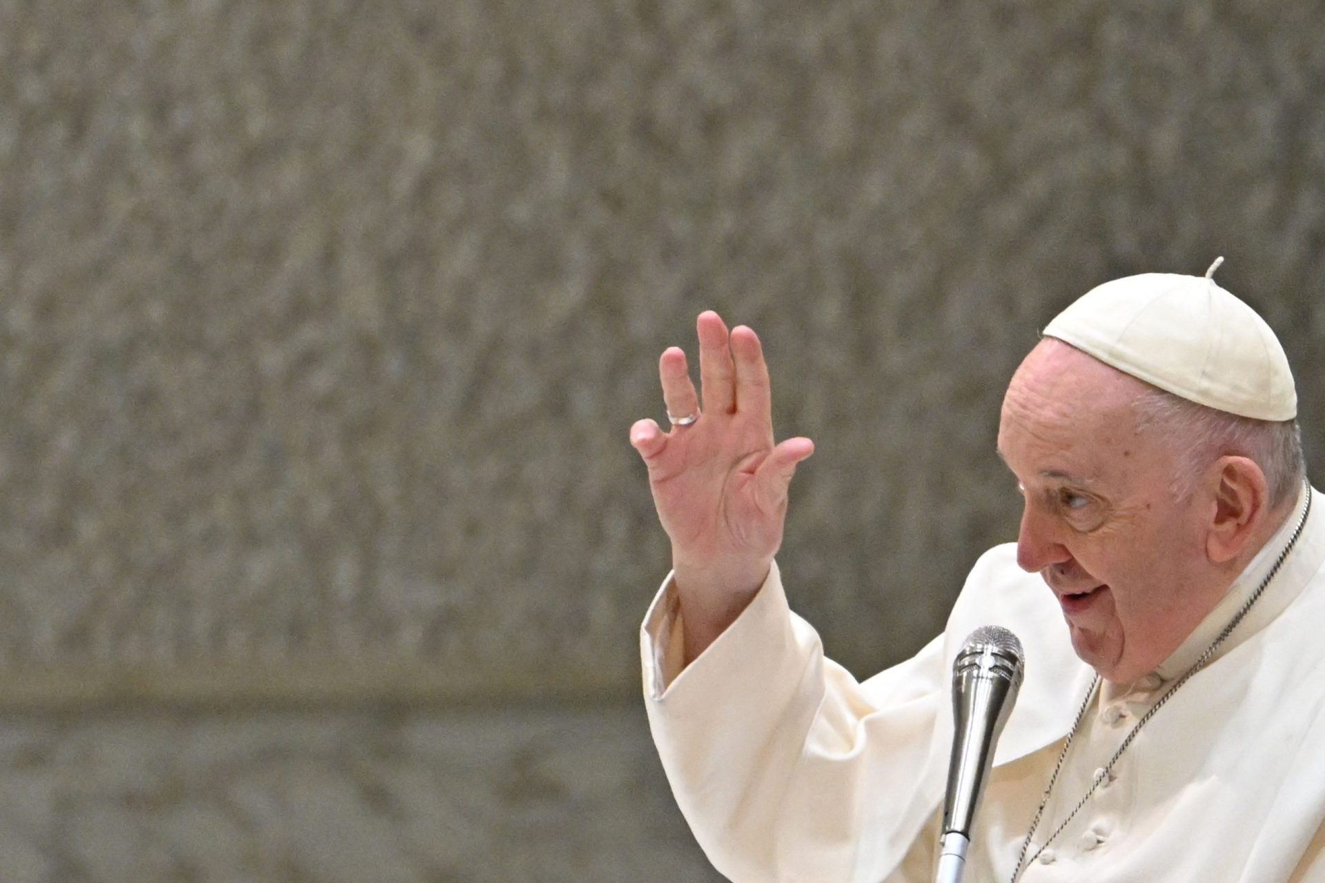 Igreja. Papa Francisco está de volta ao trabalho