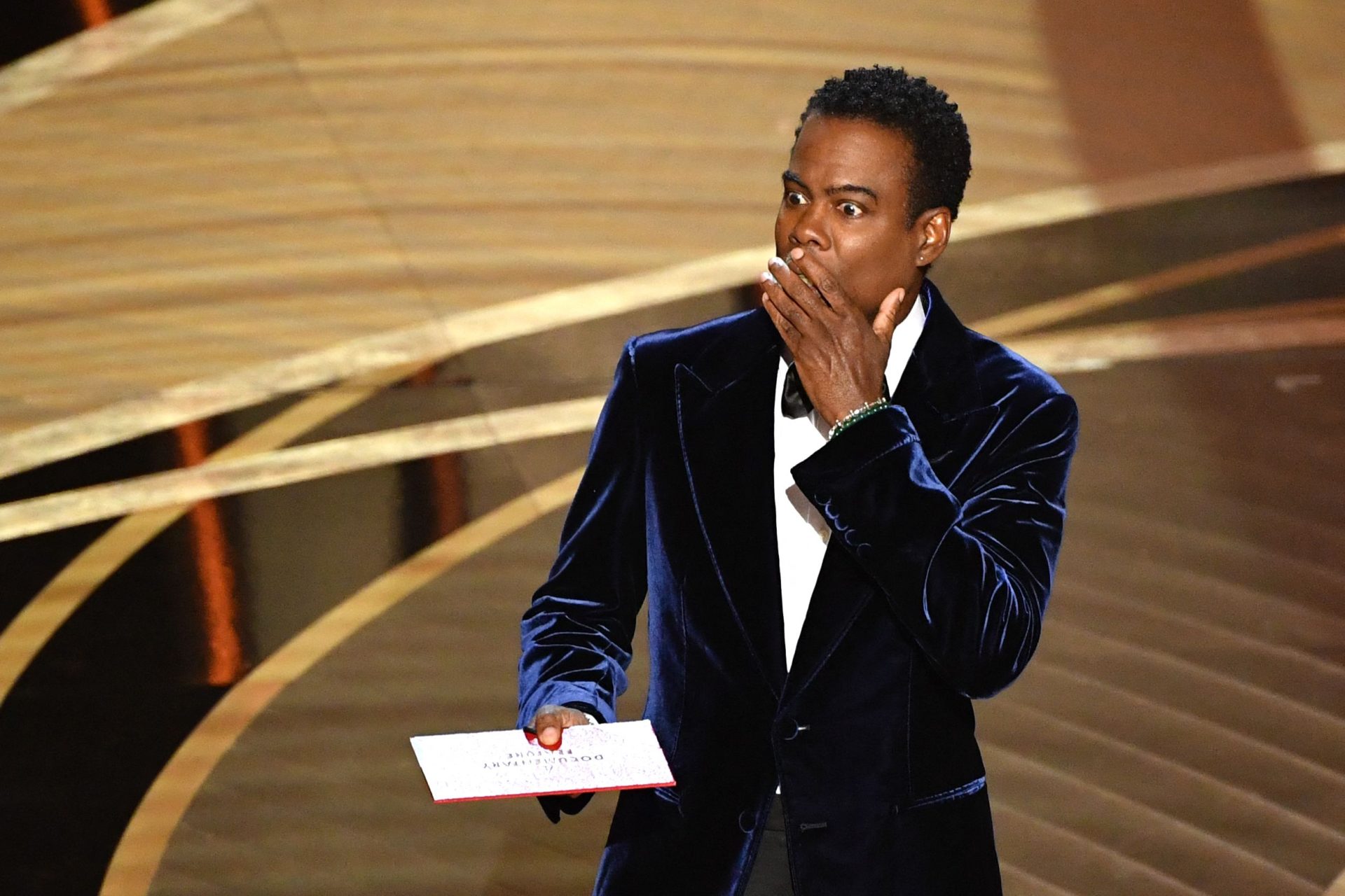 Chris Rock fala sobre estalada e diz que vê filme só para ver Will Smith ser espancado