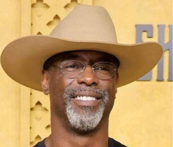 Isaiah Washington anuncia fim da carreira: &#8220;Os haters, provocadores e idiotas úteis venceram&#8221;