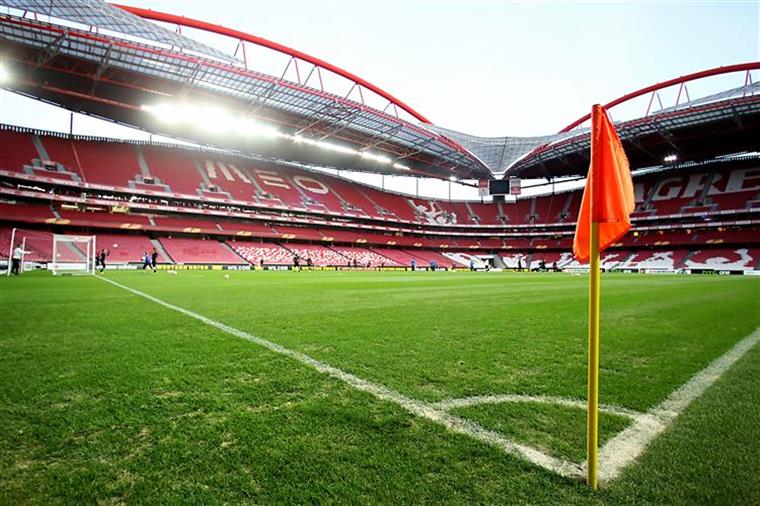 Uso de pirotecnia vale multa de quase 12 mil euros ao Benfica