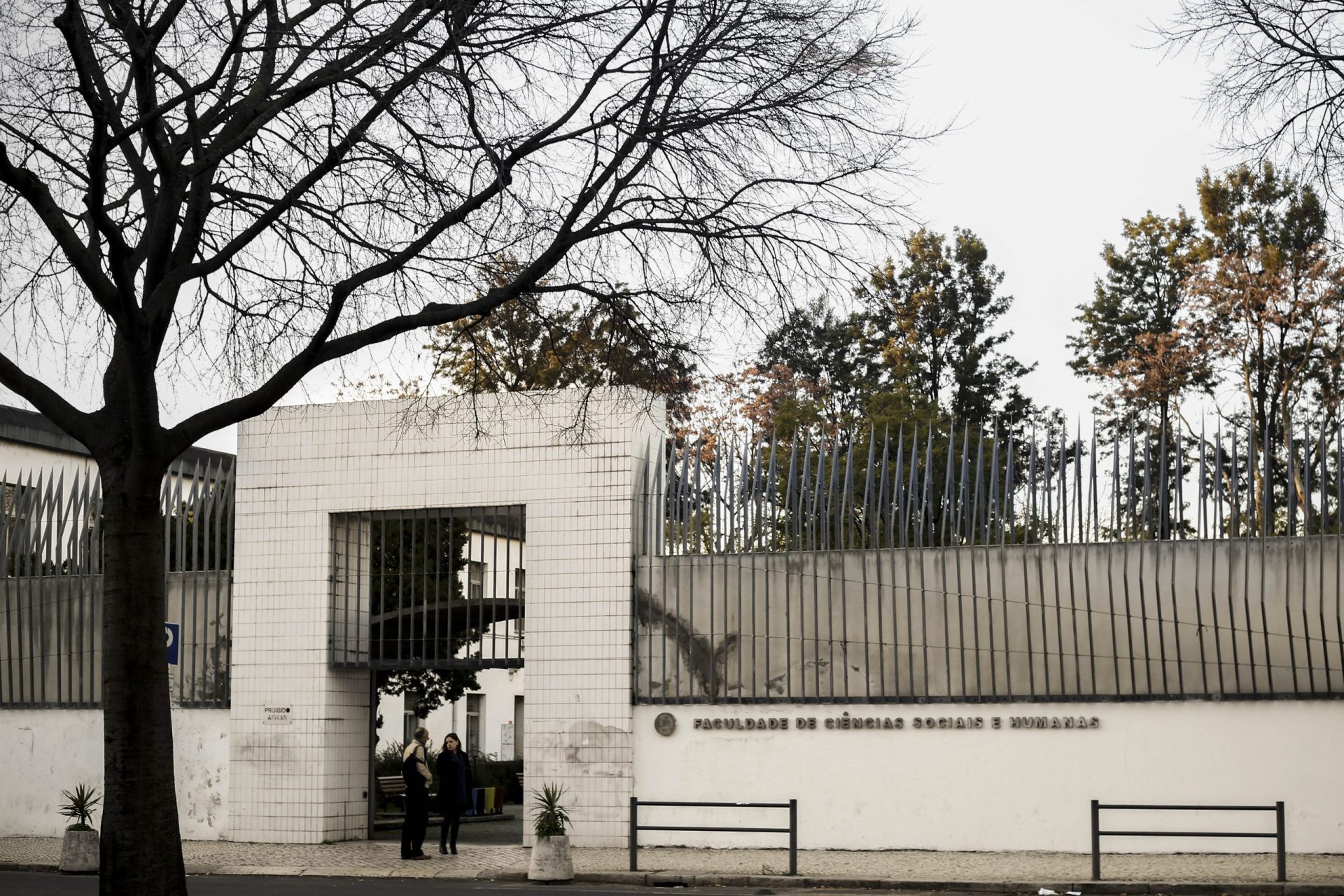 Ameaça de bomba leva a evacuação da Universidade Nova de Lisboa