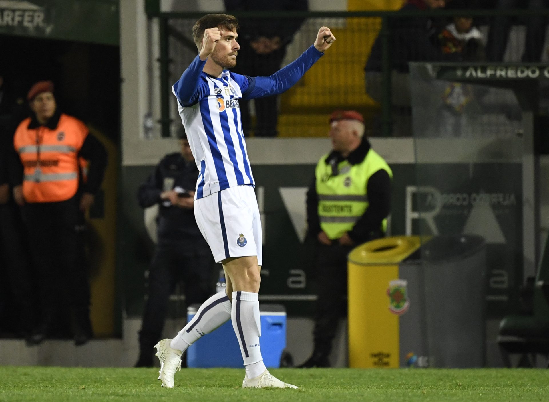 FC Porto vence Paços Ferreira e pressiona líder Benfica