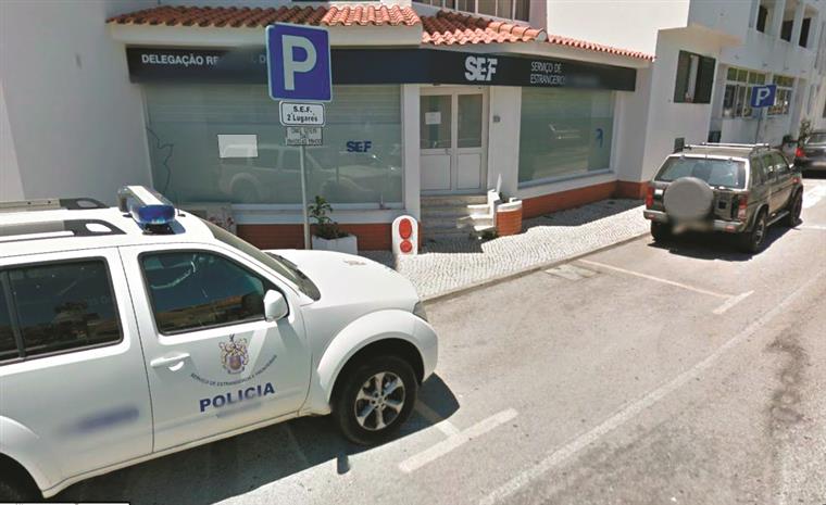 Responsável do SEF de Albufeira julgado por corrupção passiva