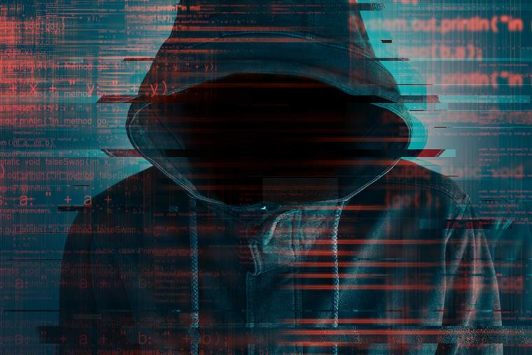 EUA. Recompensa de 9,2 milhões de euros a quem capturar hacker russo