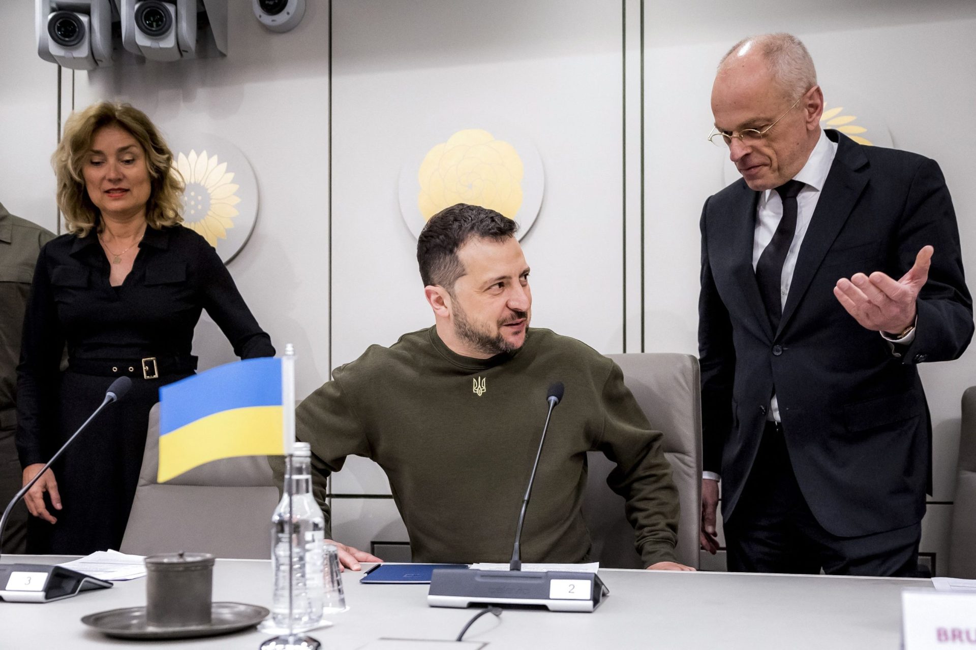 Zelensky reúne-se em Haia com representantes do Tribunal Penal Internacional