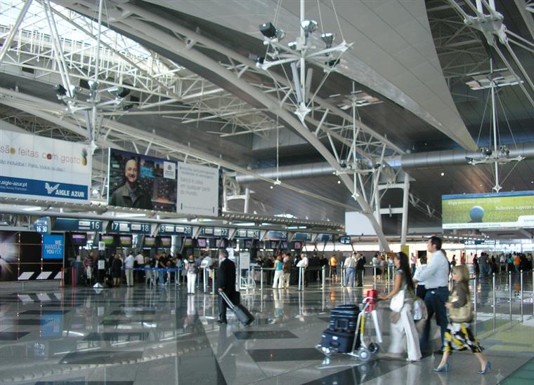 Detido “correio de droga” no aeroporto do Porto