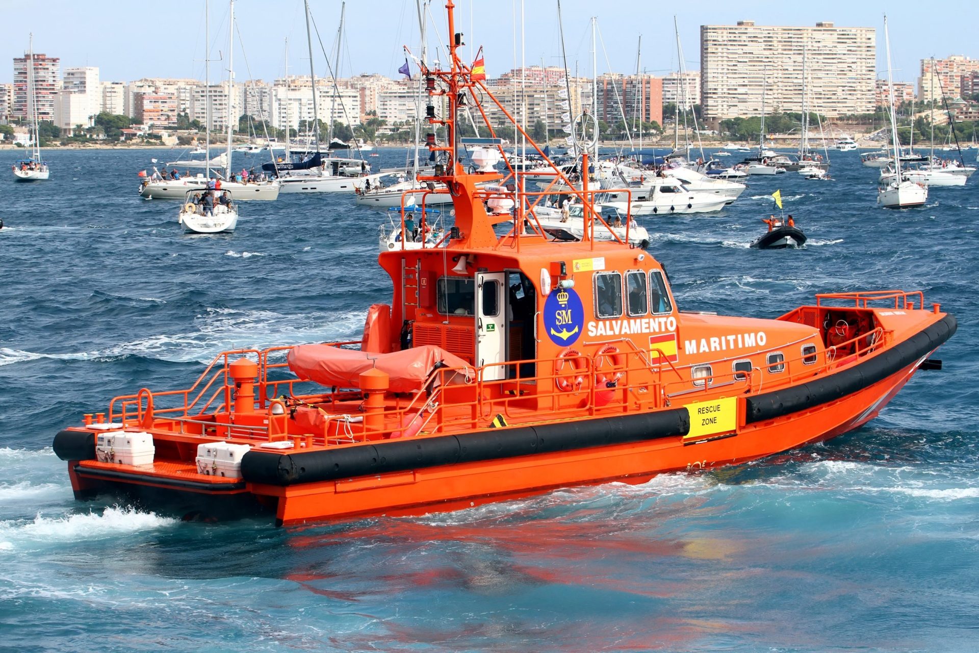 Dezenas de migrantes resgatados perto de Fuerteventura