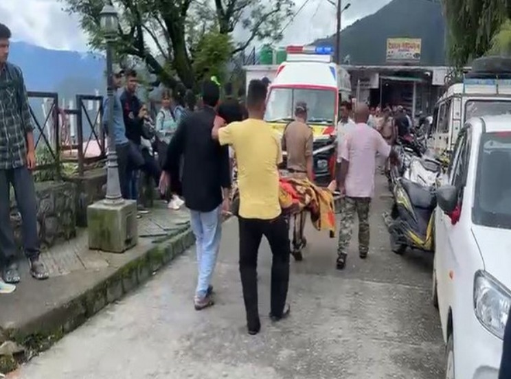 Índia. Pelo menos 15 pessoas morreram eletrocutadas ao atravessar ponte