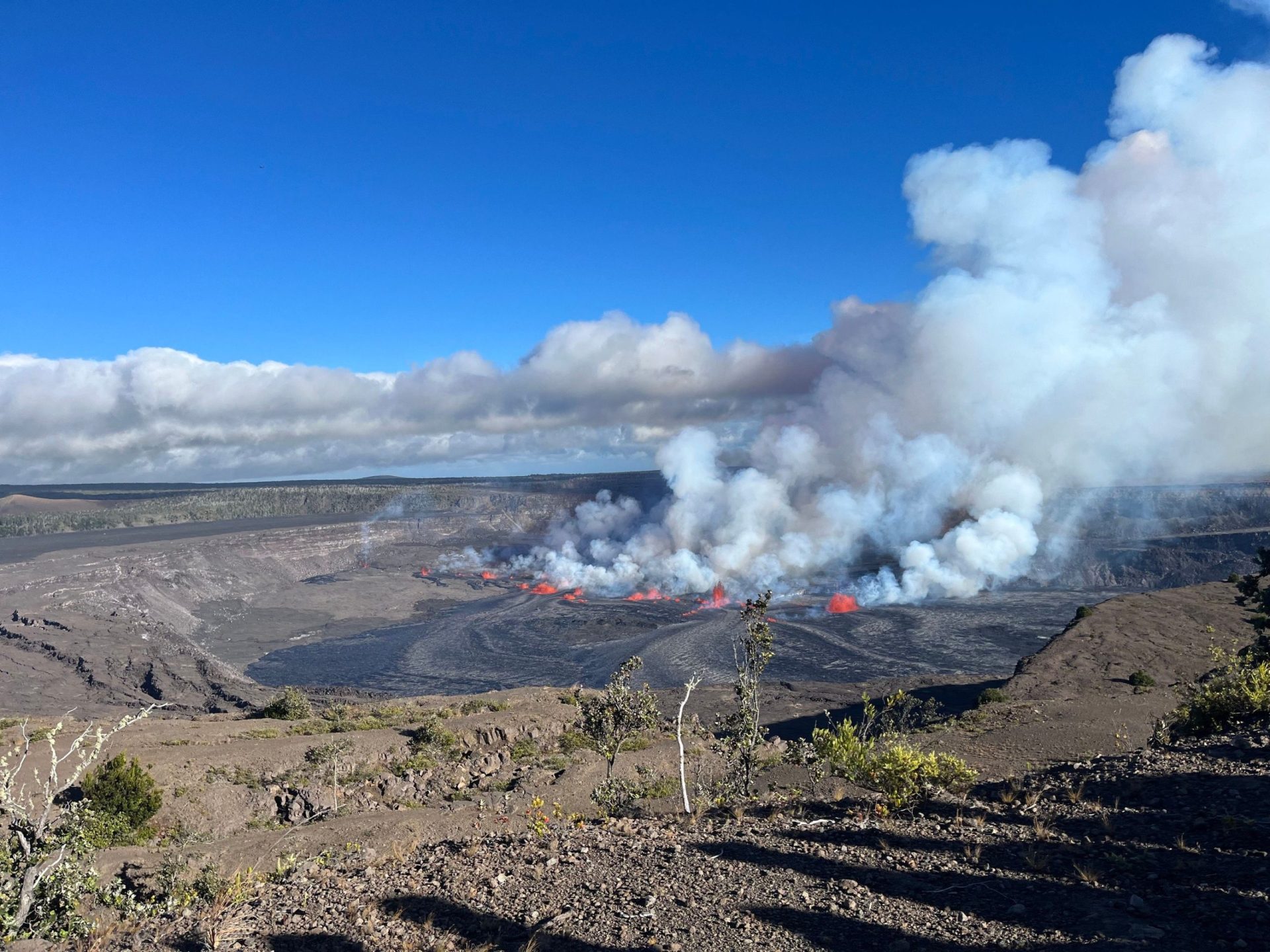 Vulcão no Havai entra em erupção pela terceira vez consecutiva este ano