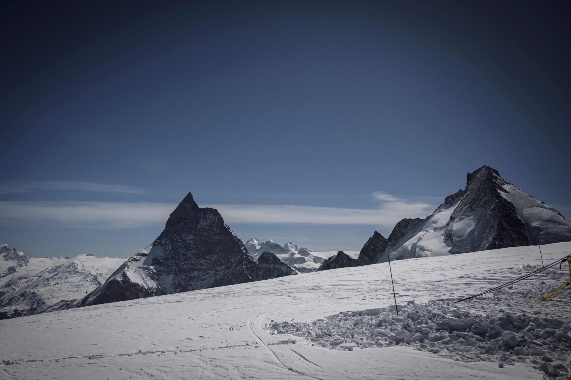 Suíça. Encontrados mortos cinco dos seis alpinistas desaparecidos desde sábado nos Alpes