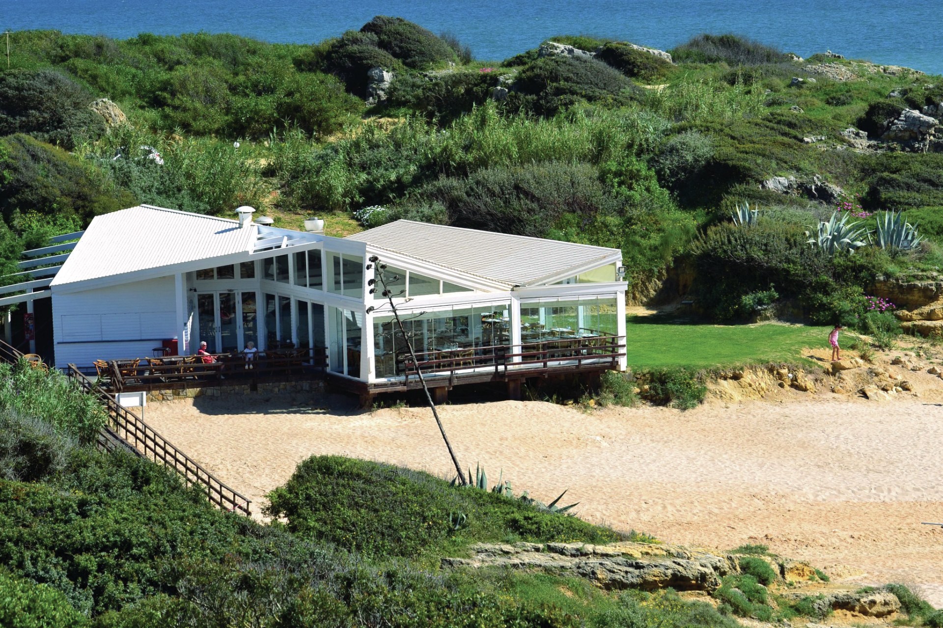 Concessão da praia e restaurante Evaristo em concurso