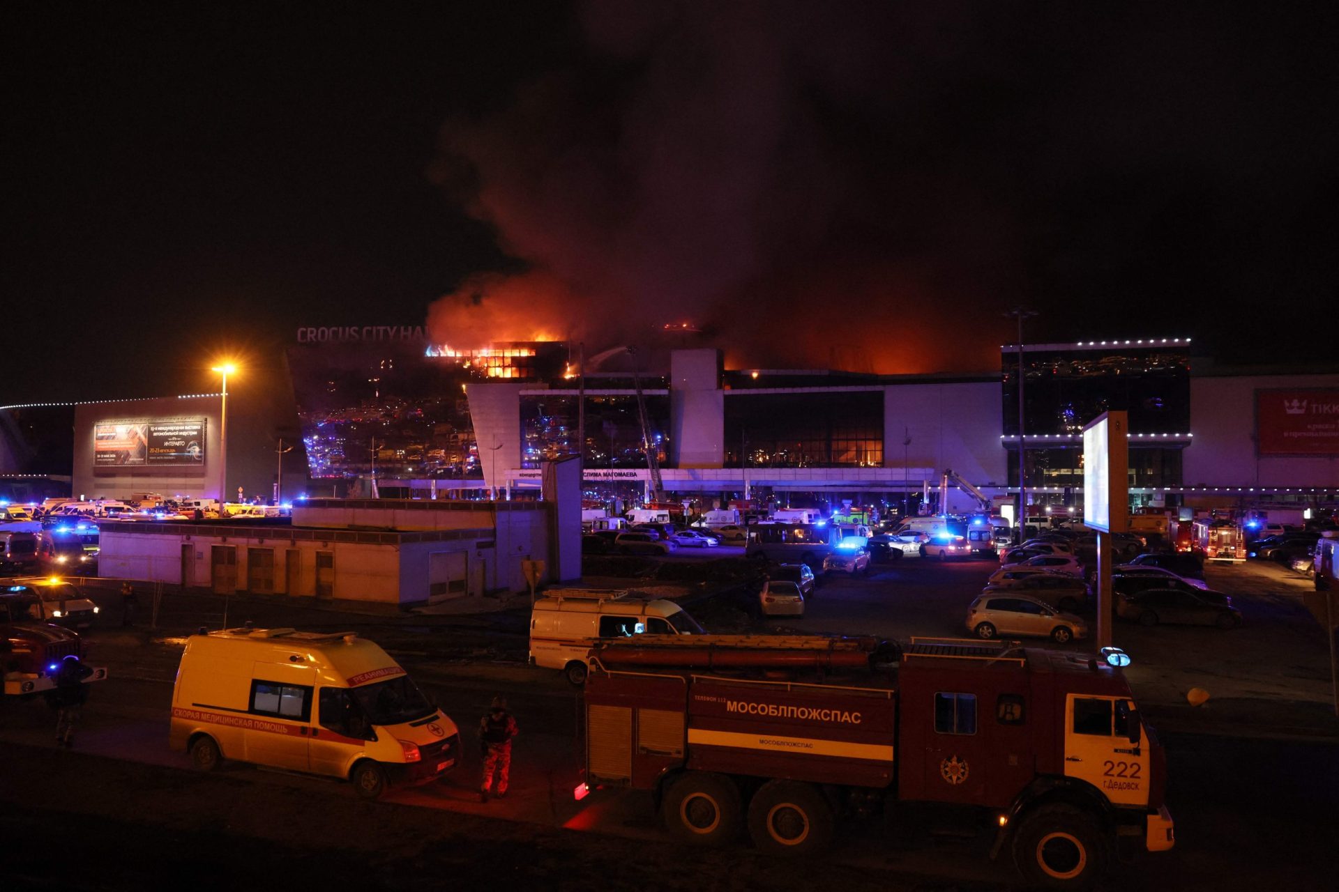 Rússia: Tiroteio seguido de incêndio em sala de espetáculos em Moscovo. Pelo menos 40 mortos