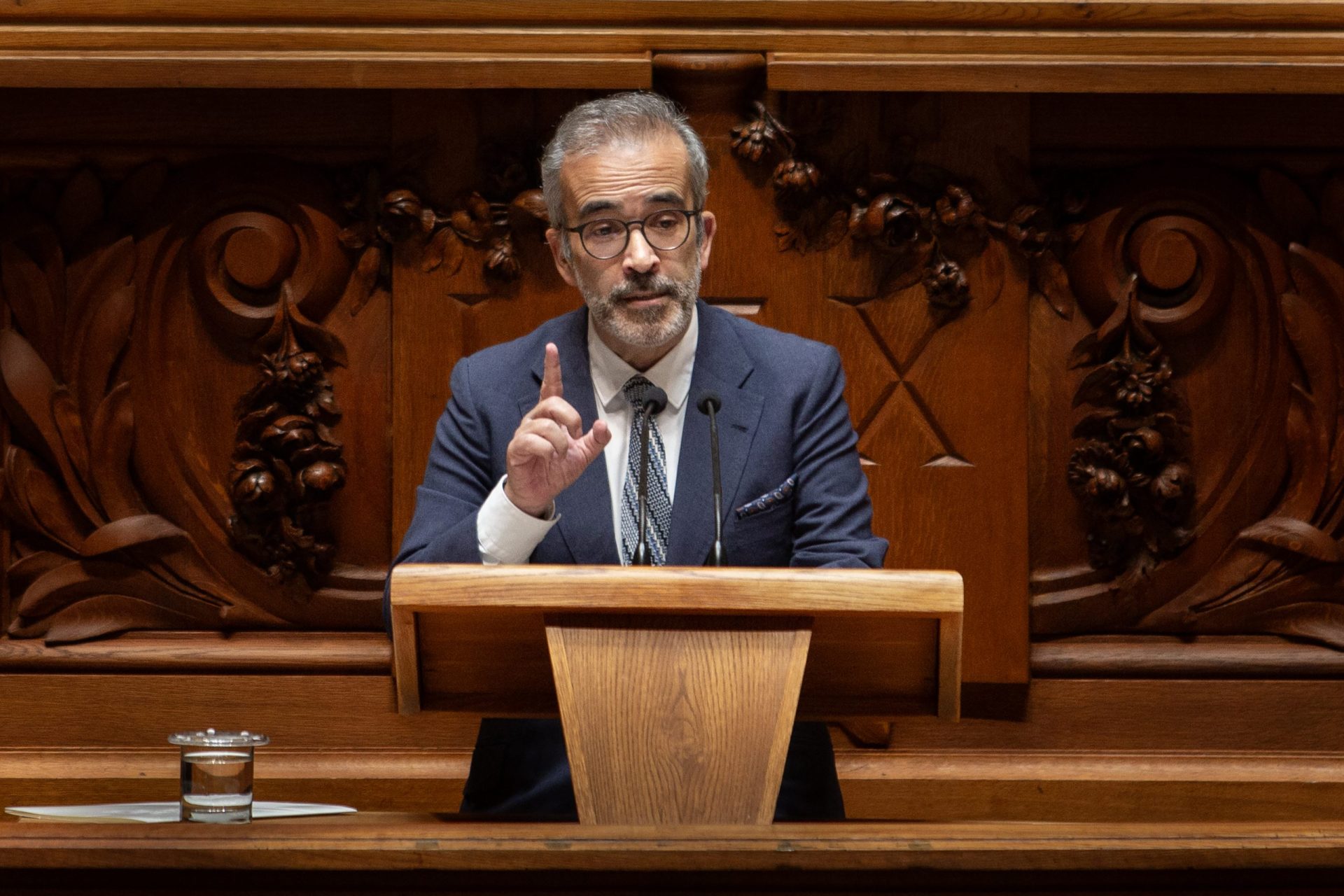 Paulo Rangel quer “libertação imediata de navio” com bandeira portuguesa apreendido pelo Irão