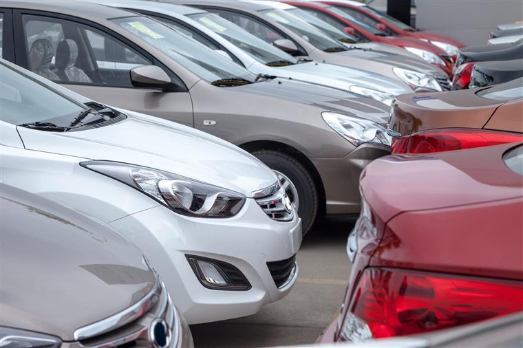 Primeira queda de 2024 nas vendas de automóveis na UE