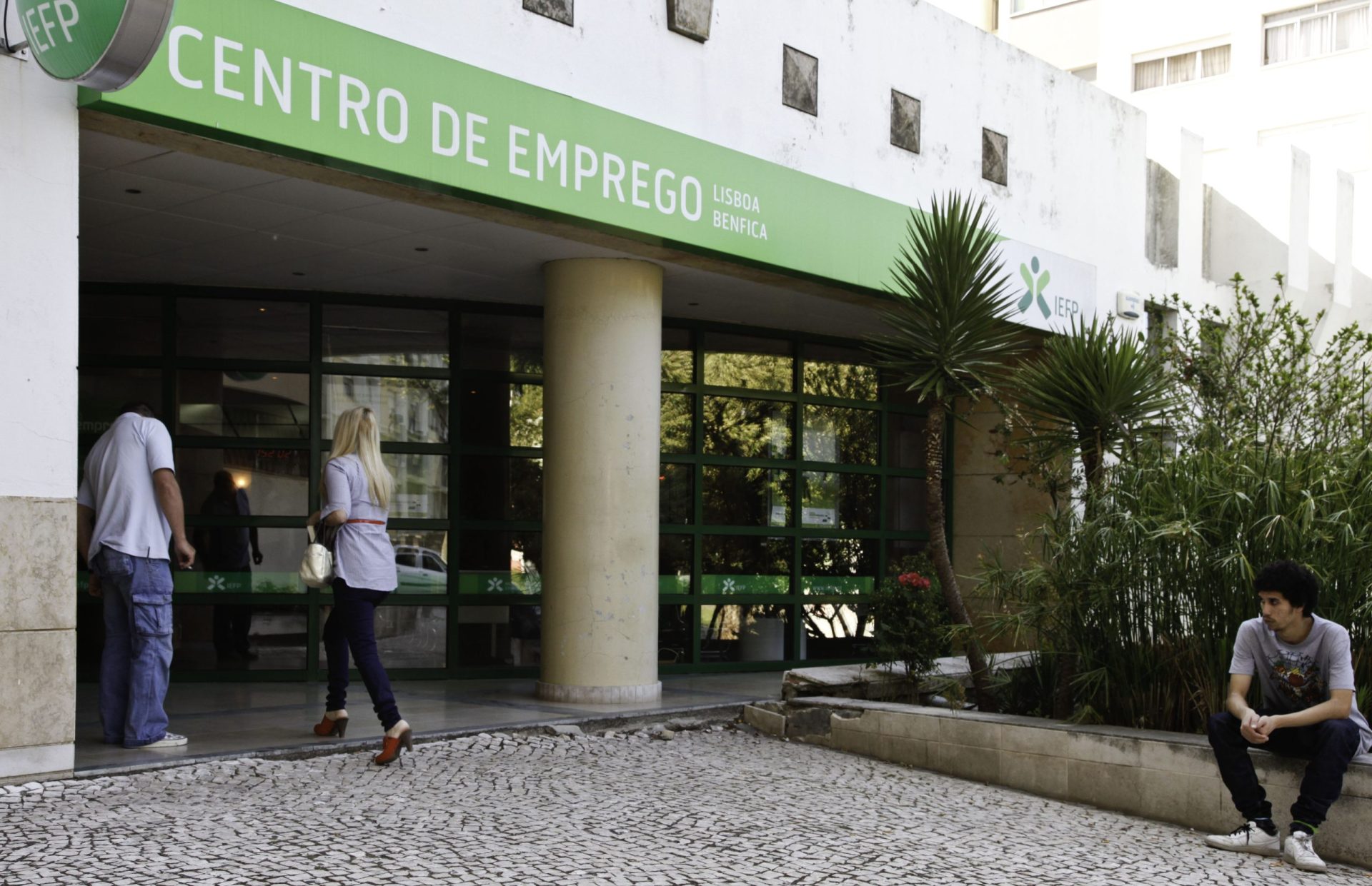 UE. Taxa de desemprego na zona manteve-se nos 6,5%