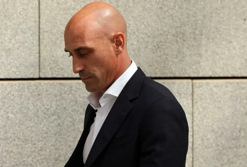 Espanha. Rubiales libertado após ter sido detido no aeroporto de Madrid