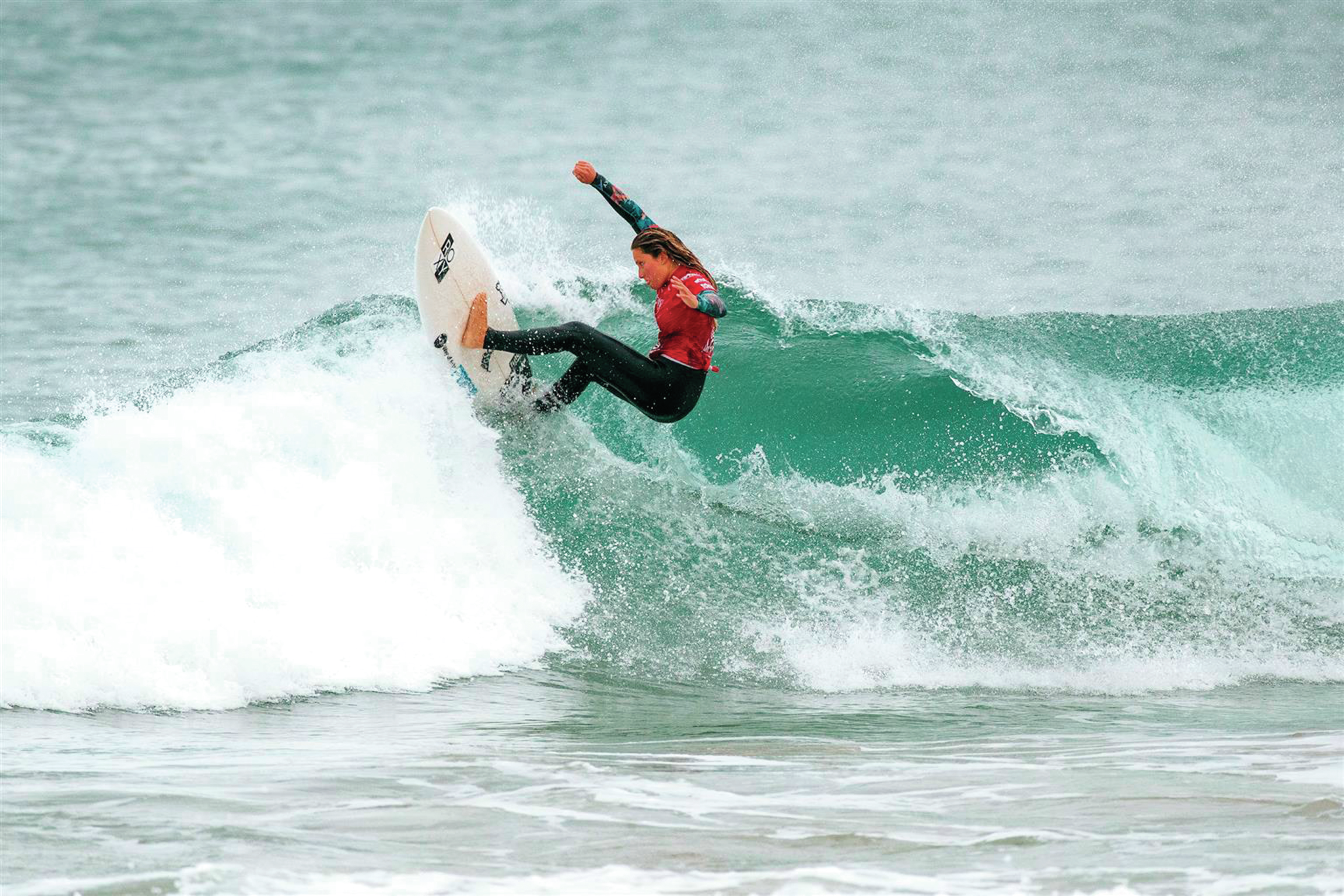 Surf. ‘‘Sempre acreditei que ia ser campeã do mundo’’, diz Francisca Veselko