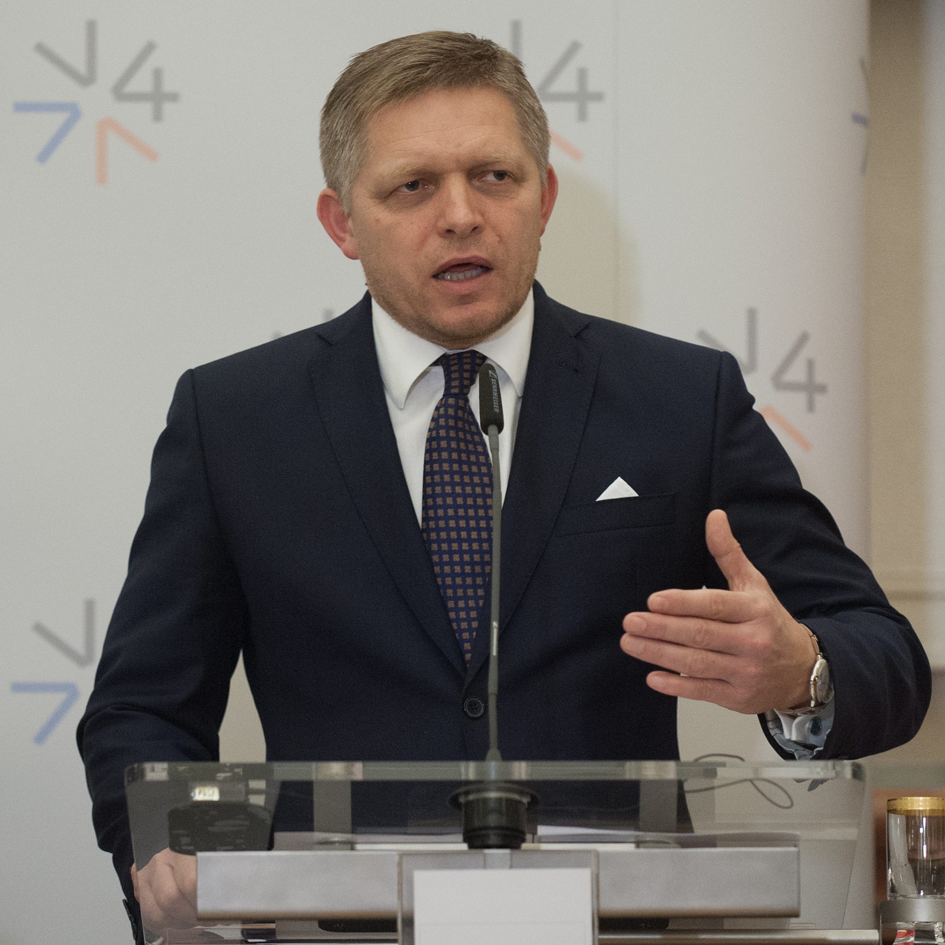 PM eslovaco continua em estado grave