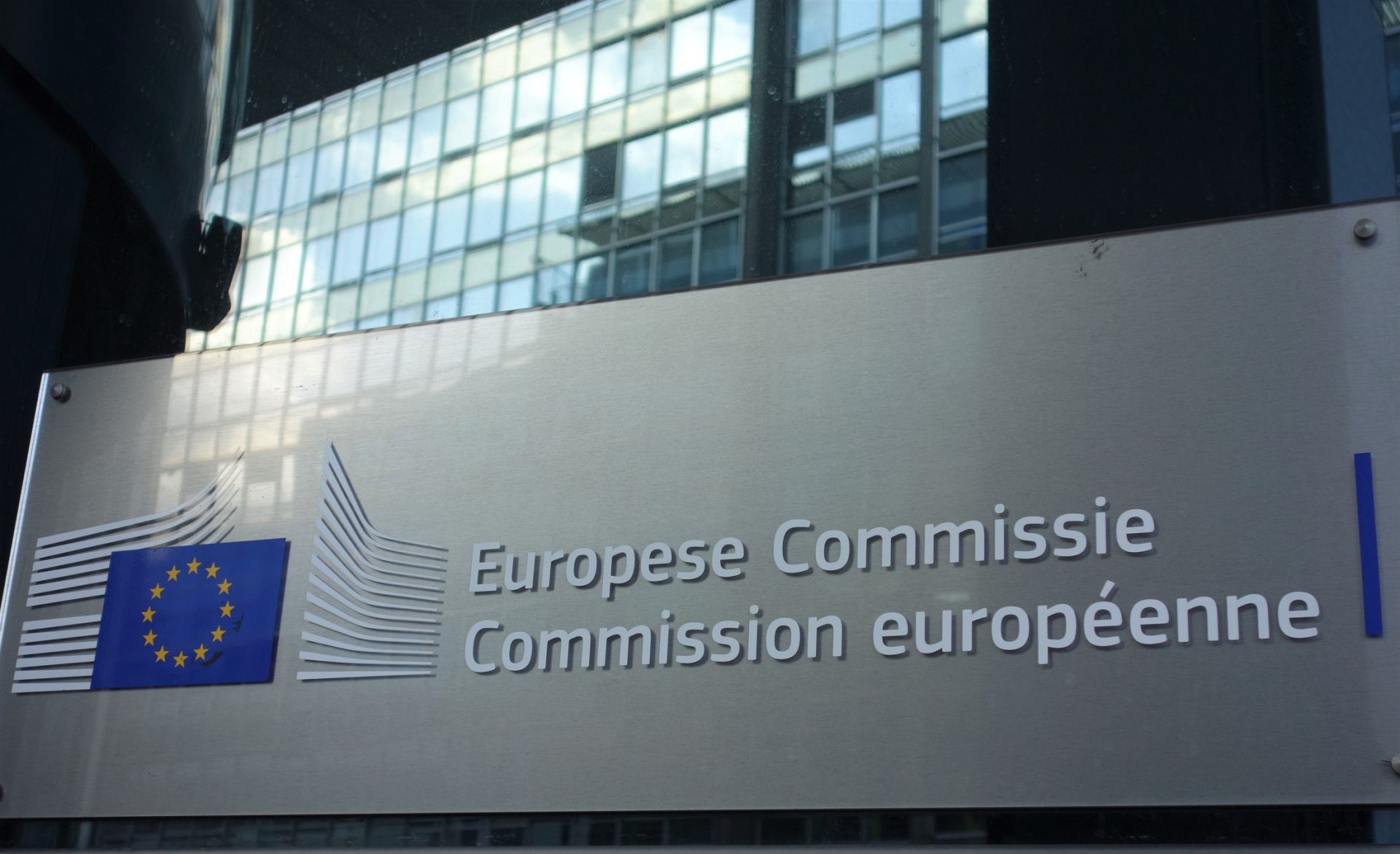 Bruxelas afasta críticas do Tribunal de Contas Europeu sobre apolicação de fundos