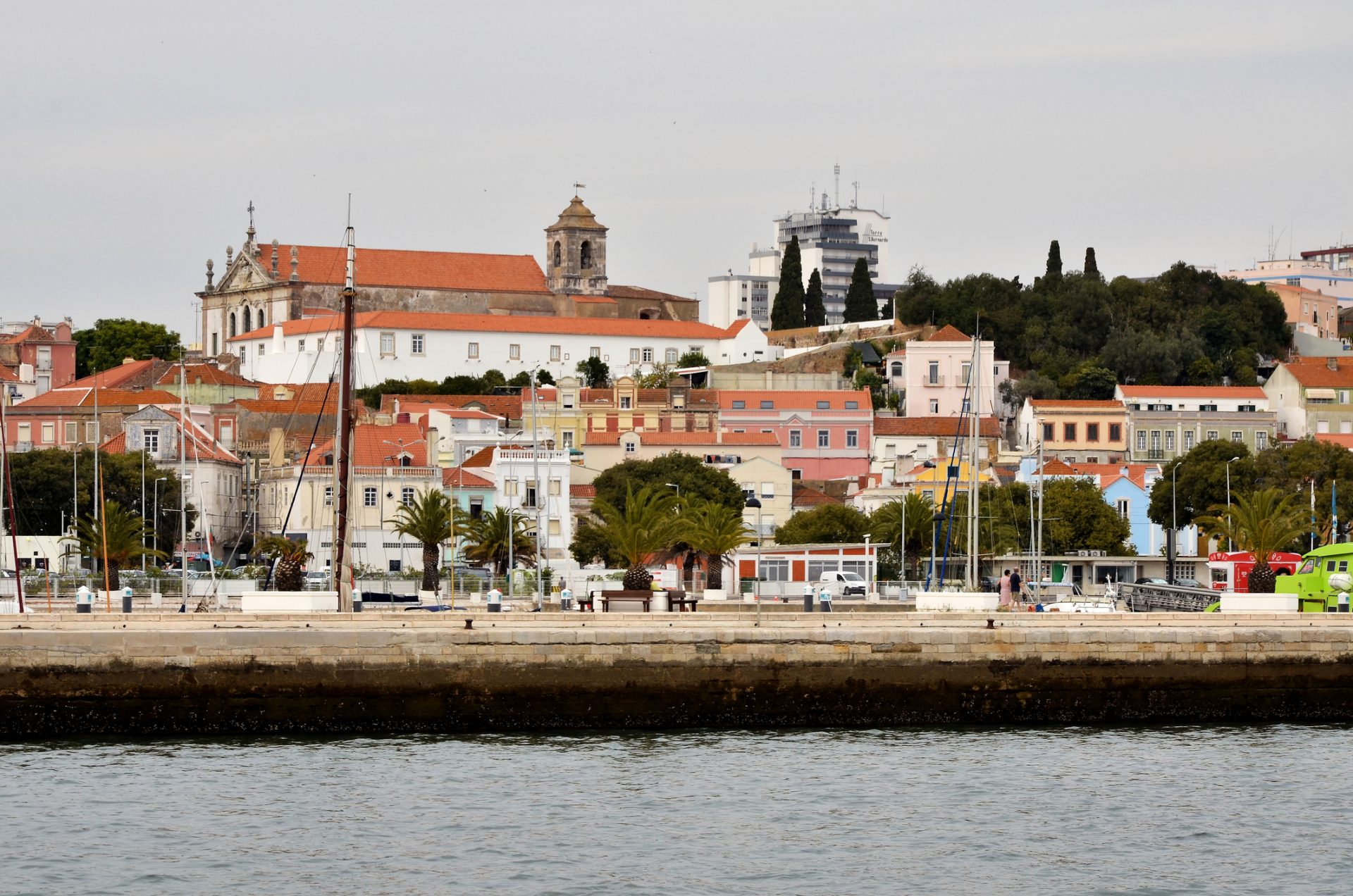 Marés vivas causam pequenas inundações em Setúbal