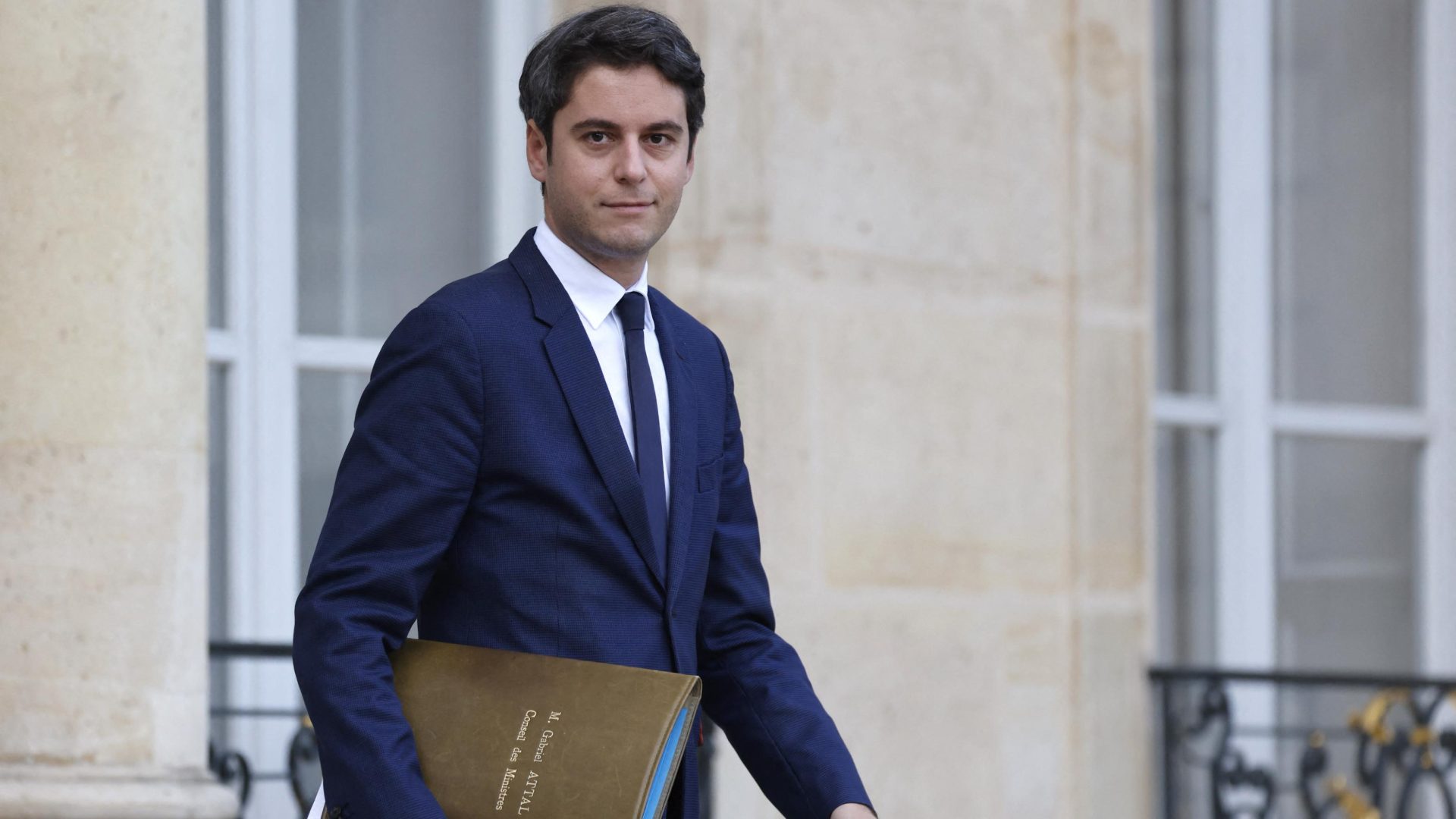 França. PM pede a portugueses que votem na segunda volta