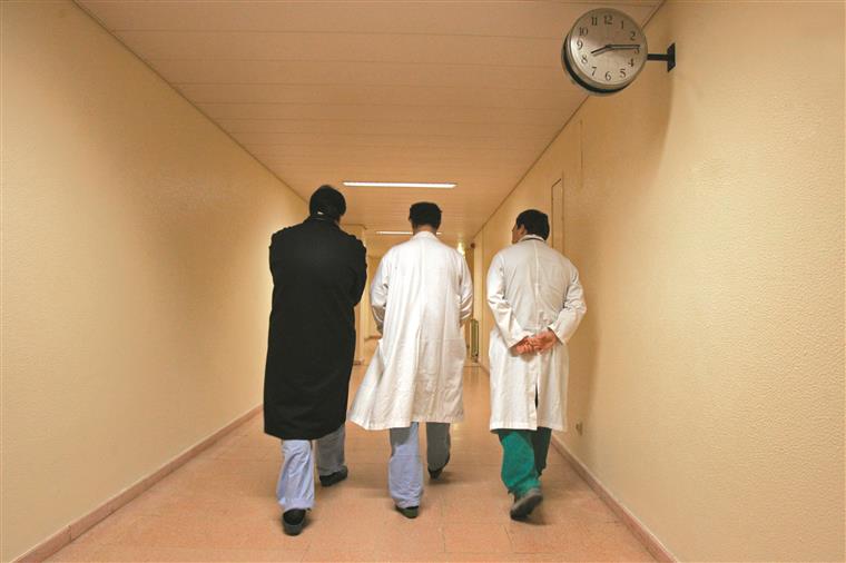 Médicos iniciam greve geral de dois dias