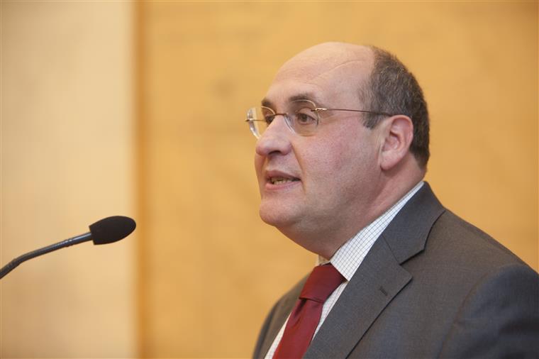 António Vitorino escolhido para presidir Conselho Nacional para as Migrações e Asilo
