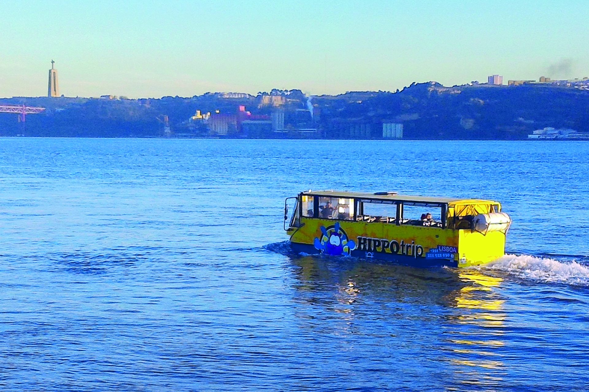 De mãos dadas com o turismo. Dos ‘tuk-tuk’ às lojas de ‘souvenirs’