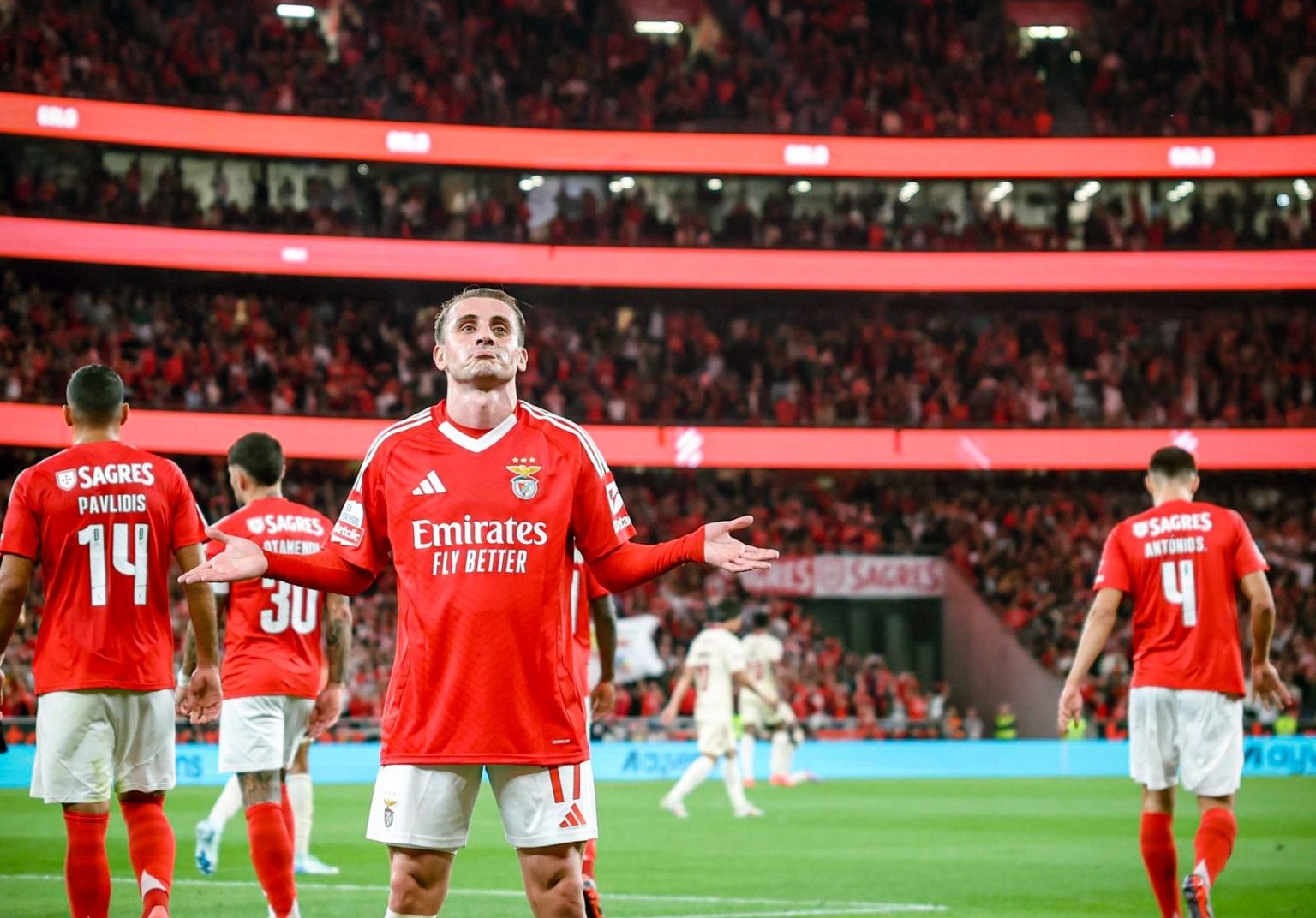 Benfica vence Gil Vicente por 5-1